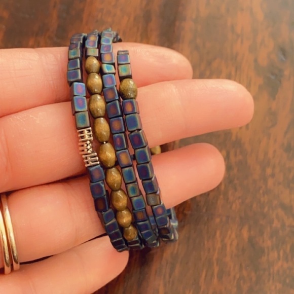 Iridescent Peacock & Wood Memory Wire Wrap Bracelet - Handmade Boho - Picture 8 of 15